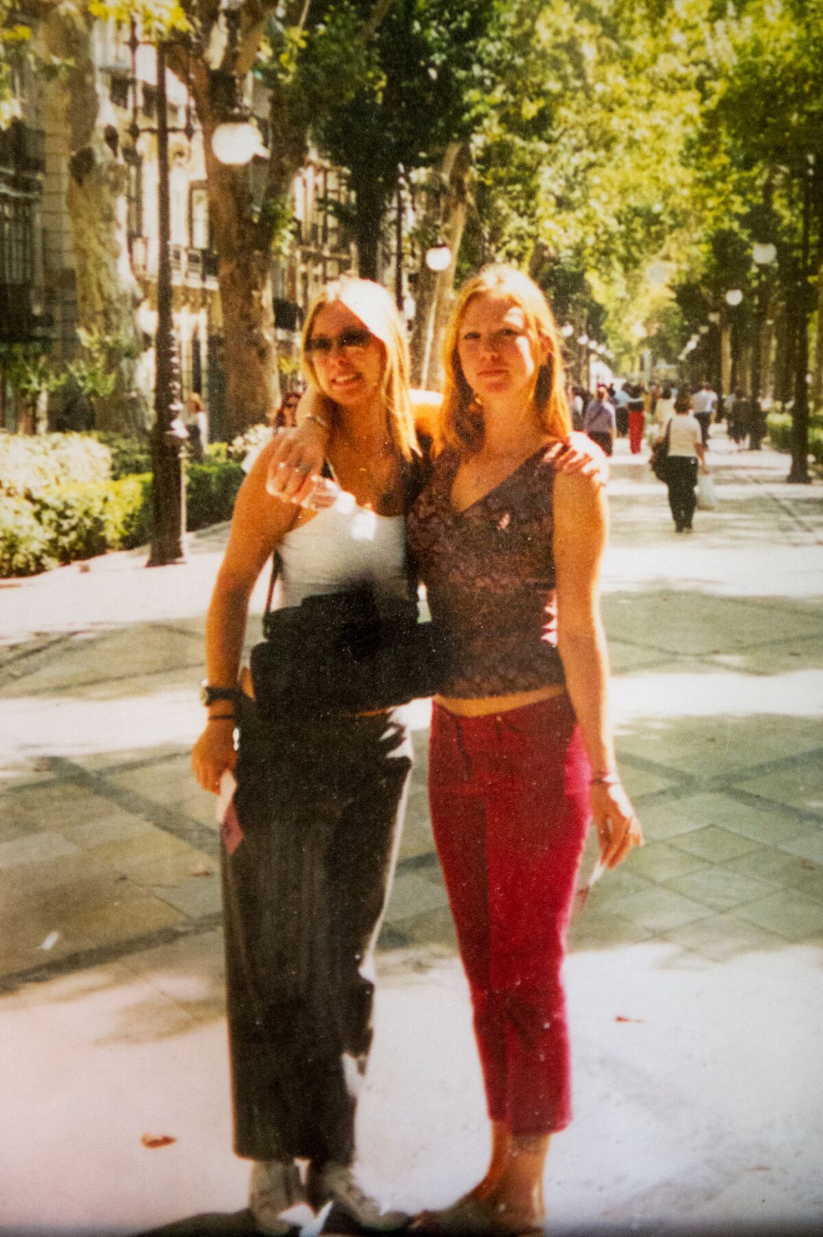 Jackie Houck, left, and her sister Raechel. They were killed in 2004 when they lost control of their rental car and it swerved into a truck.