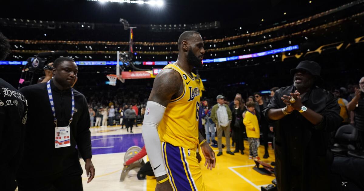 Friday NBA round-up, LeBron James stars in Lakers victory, NBA News