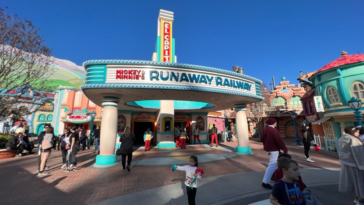 La nueva atracción Mickey & Minnie's Runaway Railway que ya se inauguró está ubicada 