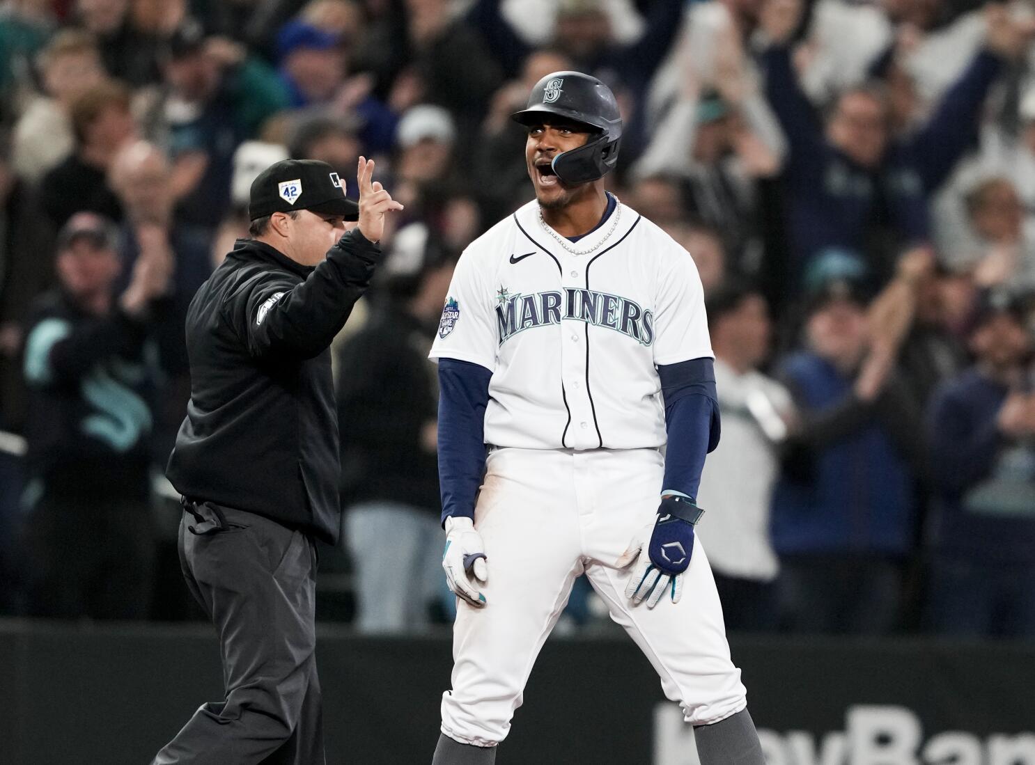 Mariners get positive injury updates on Julio Rodriguez, Eugenio