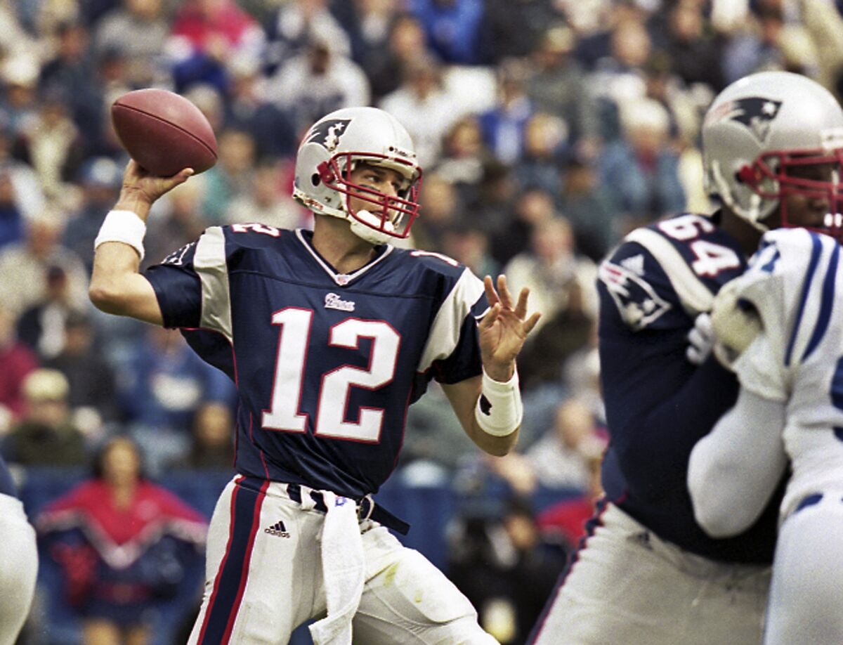 Foto del 30 de septiembre del 2001, el quarterback de los Patriots de Nueva Inglaterra Tom Brady