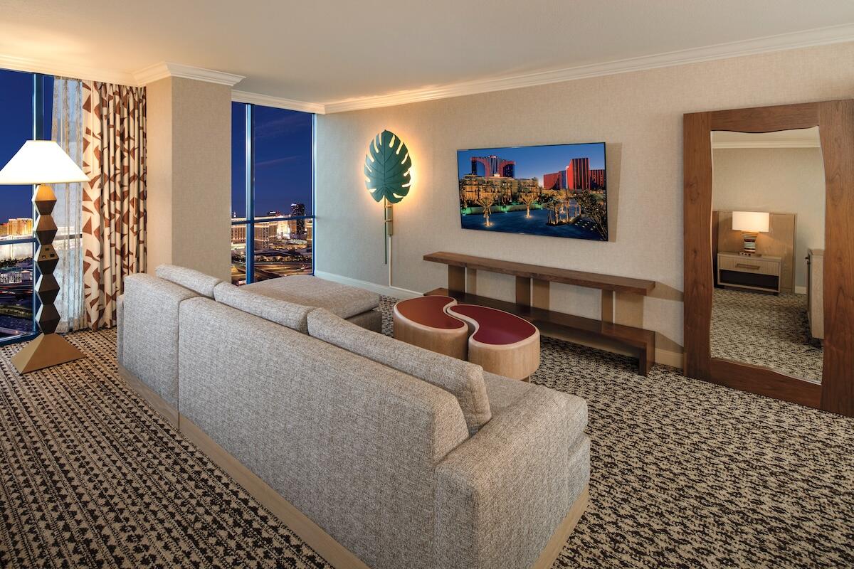 Mandalay Bay Rooms And Suites In 2023