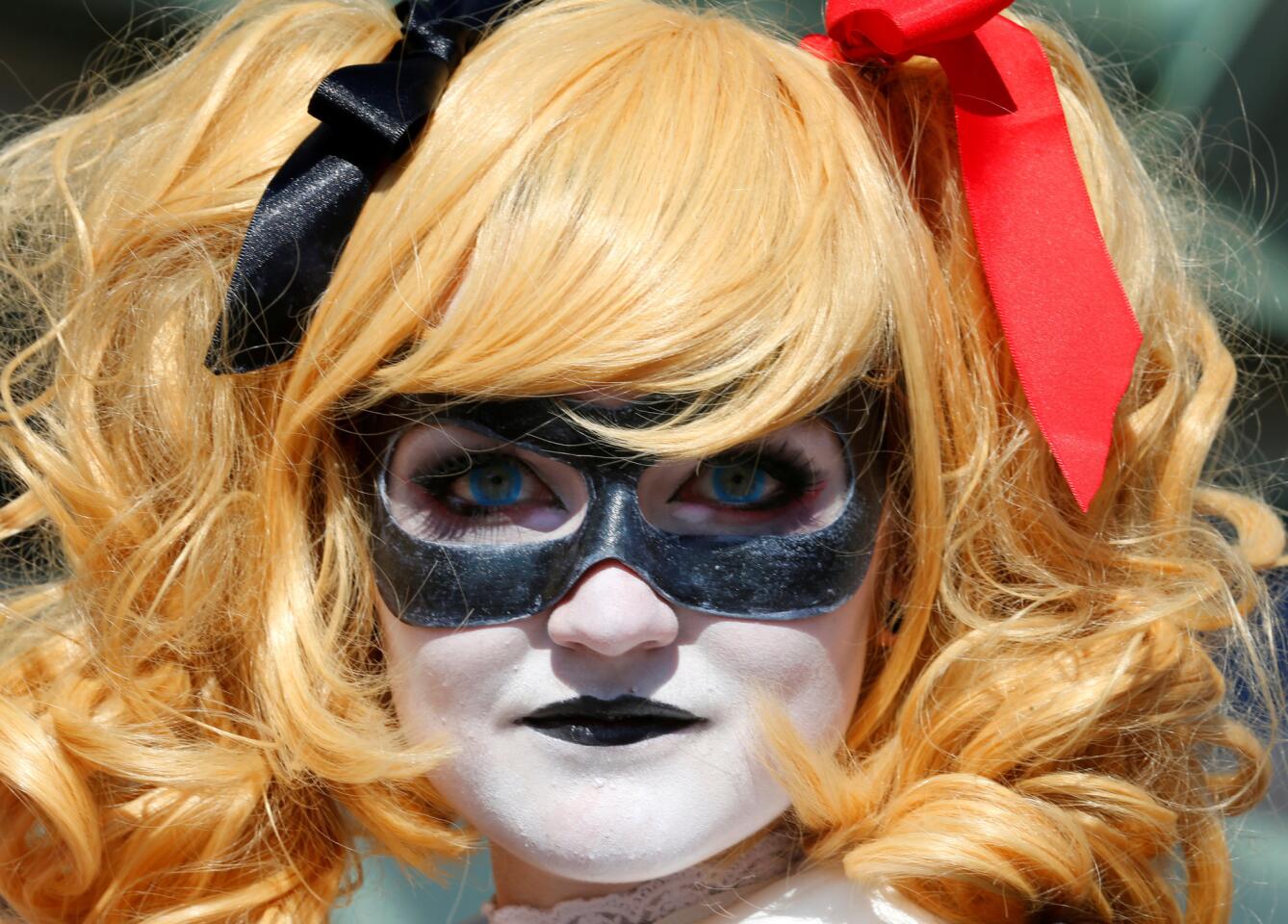 Em Blackburn from Atlanta, Georgia arrives dressed as Harley Quinn for opening day of the annual Comic-Con International in San Diego, California, United States July 21, 2016. REUTERS/Mike Blake ** Usable by SD ONLY **