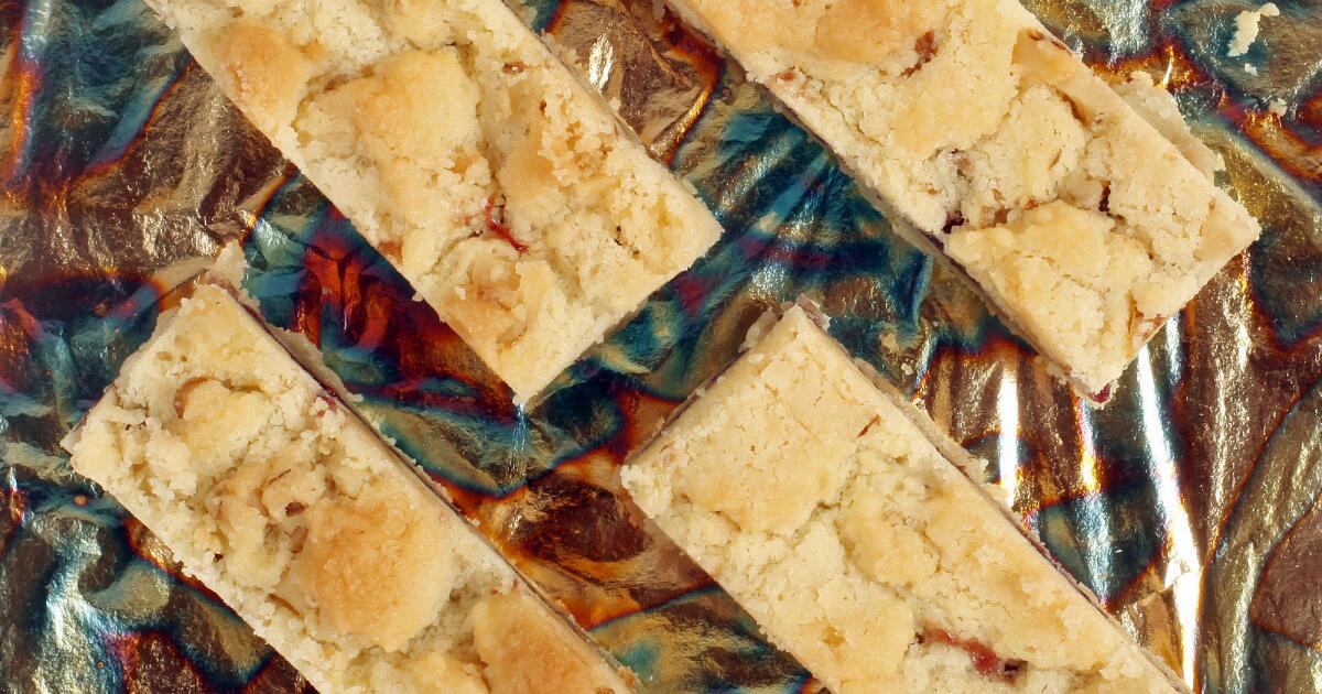 Holiday Baking Memories - Magic Cookie Bars - Merry About Town