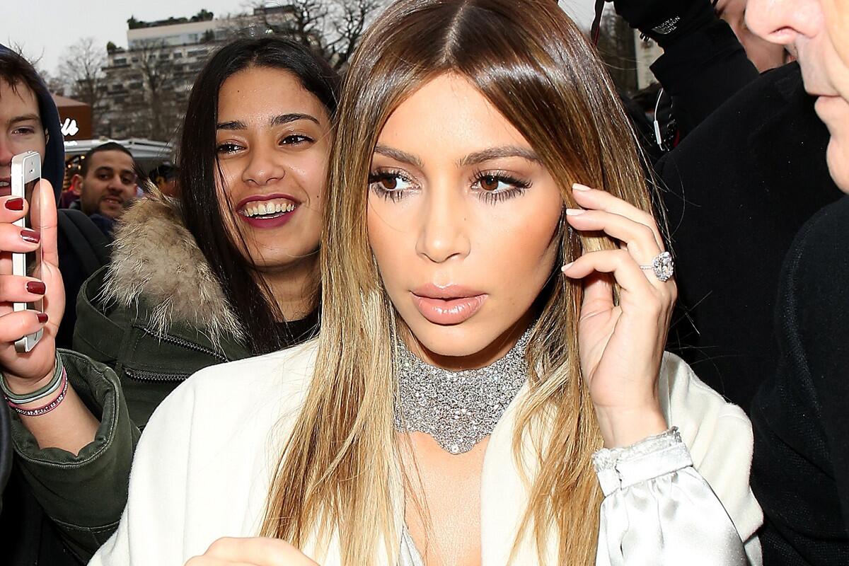 Kim Kardashian clears up wedding rumors