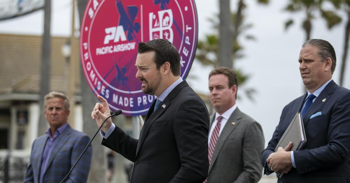 California state auditor to examine Huntington Beach's $7M air show settlement - Los Angeles Times