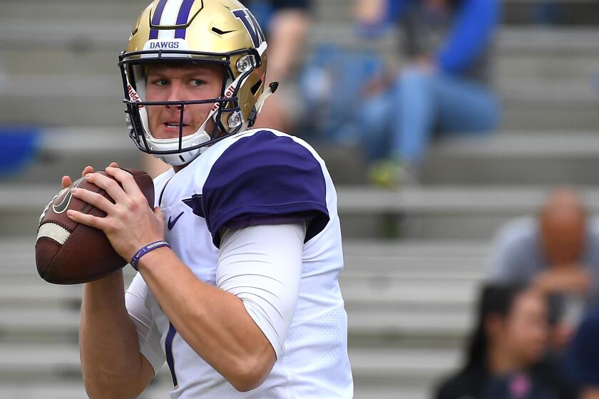PASADENA, CA - OCTOBER 06: Quarterback Colson Yankoff #7 of the Washington Huskies warms up for the game UCLA Bruins on October 6, 2018 in Pasadena, California. (Photo by Jayne Kamin-Oncea/Getty Images)