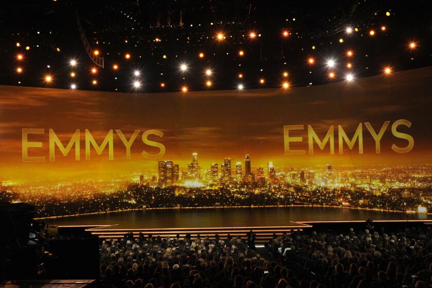 ARCHIVO - Una vista del escenario en la 71a edición de los Premios Emmy en Los Ángeles, el 22 de septiembre de 2019. (Foto Chris Pizzello/Invision/AP, archivo)