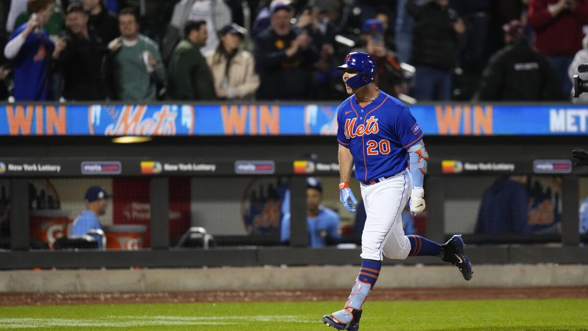 Pete Alonso's walk-off homer (15), 05/17/2023