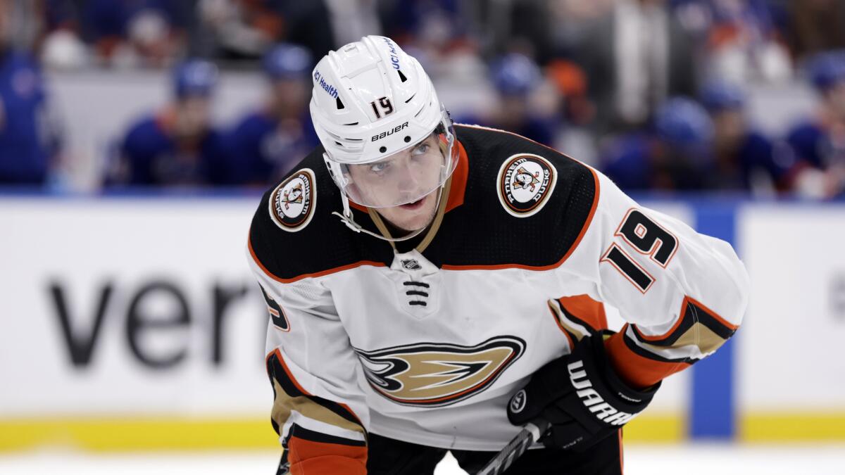 Ducks end losing streak with win over Calgary