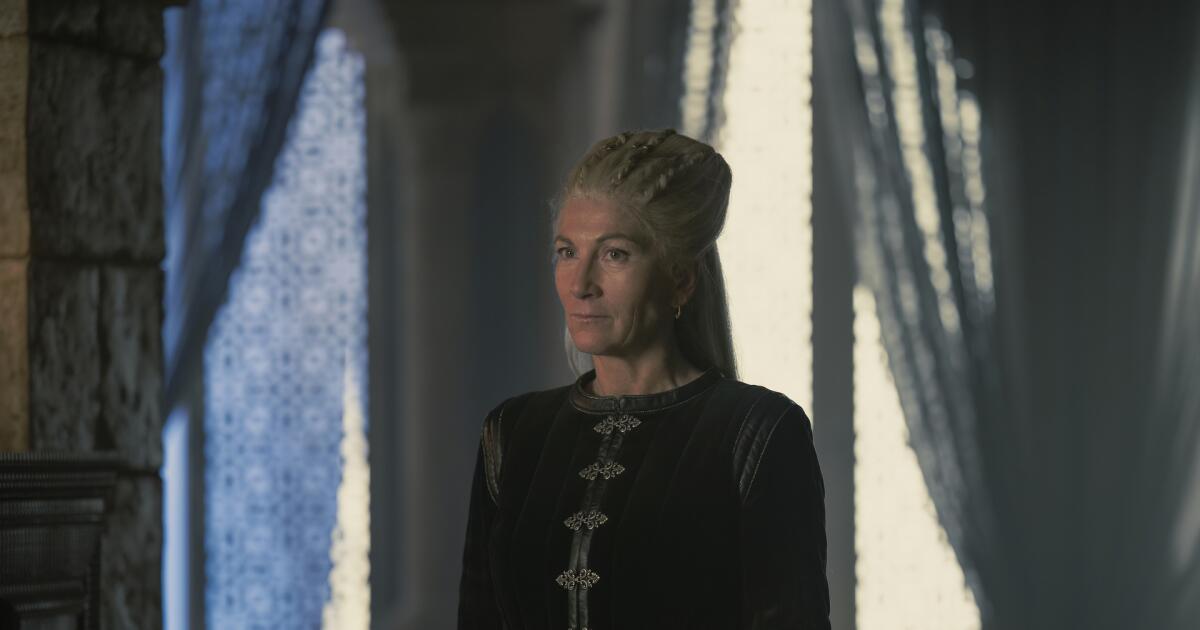 The Chiefest and Greatest of Calamities vs The Queen of Dragons, The Golden and The Mother of Dragons. : r/HouseOfTheDragon