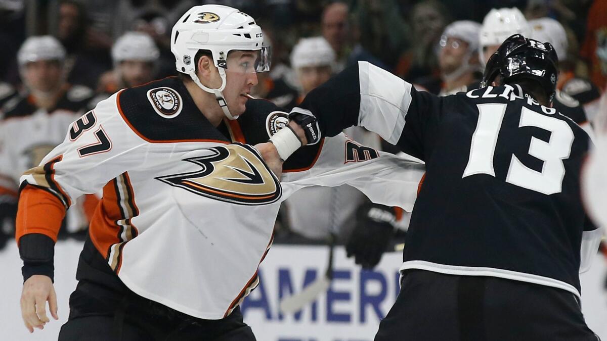 Pictures: Hockey Fights - Los Angeles Times