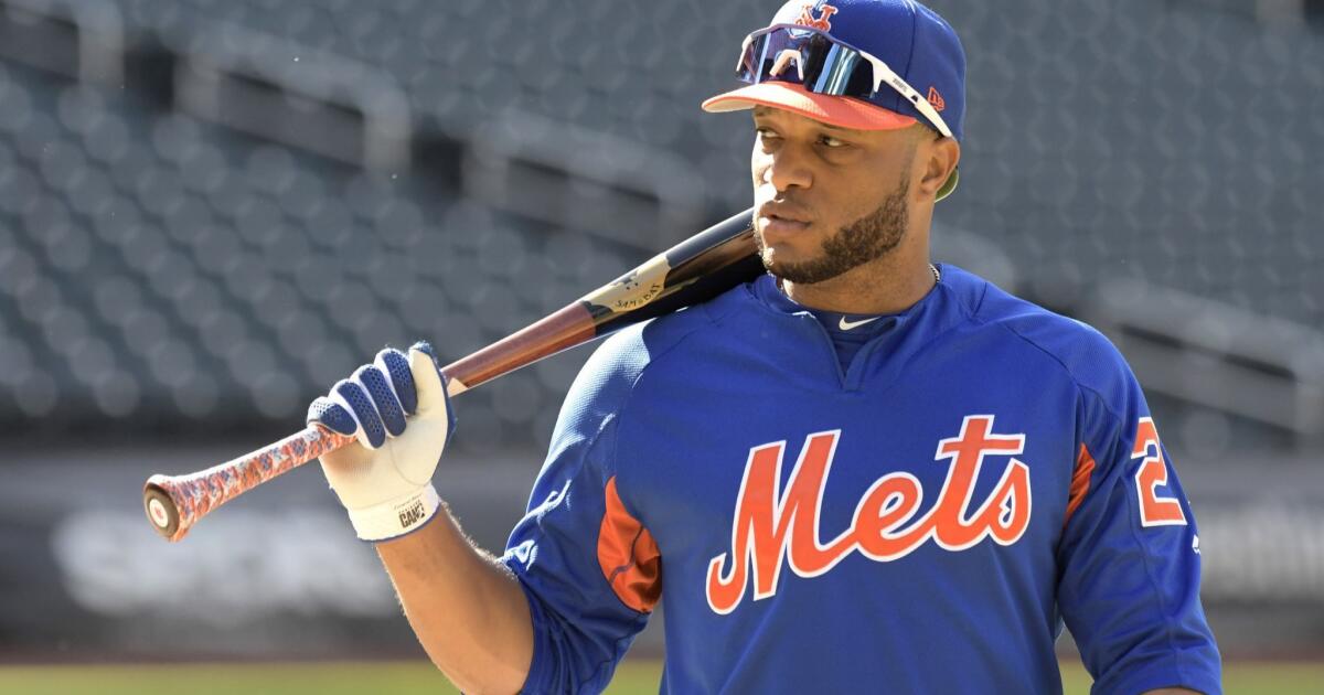 New York Mets' Robinson Cano bats during a baseball game against