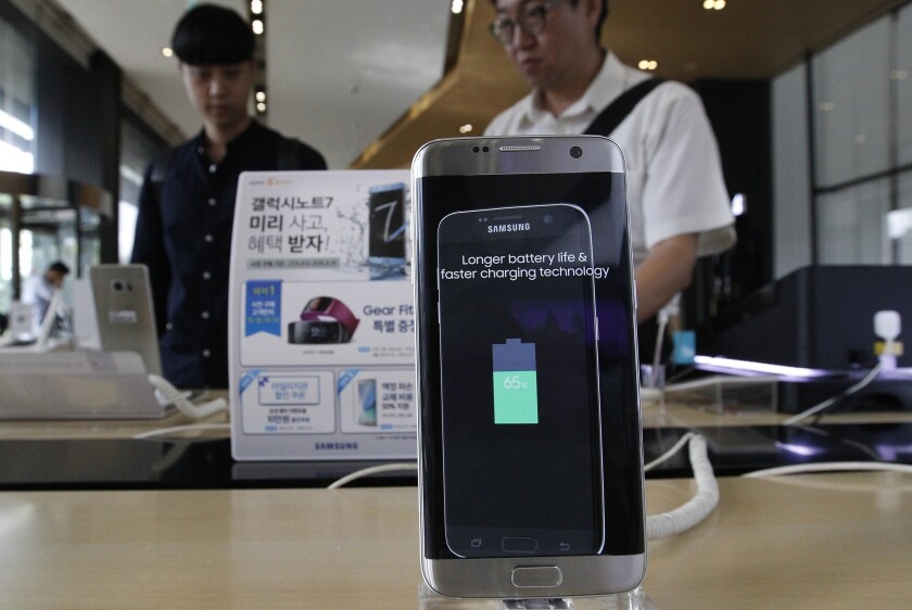 A Samsung Galaxy Note 7 smartphone is displayed at the headquarters of South Korean mobile carrier KT in Seoul on Sept. 2, 2016.