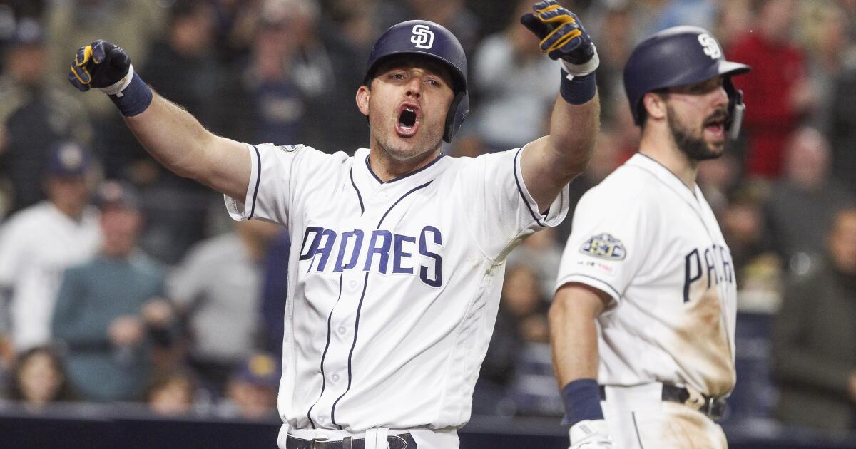 San Diego Padres' Ian Kinsler appears to yell 'f--- you all' at crowd after  home run