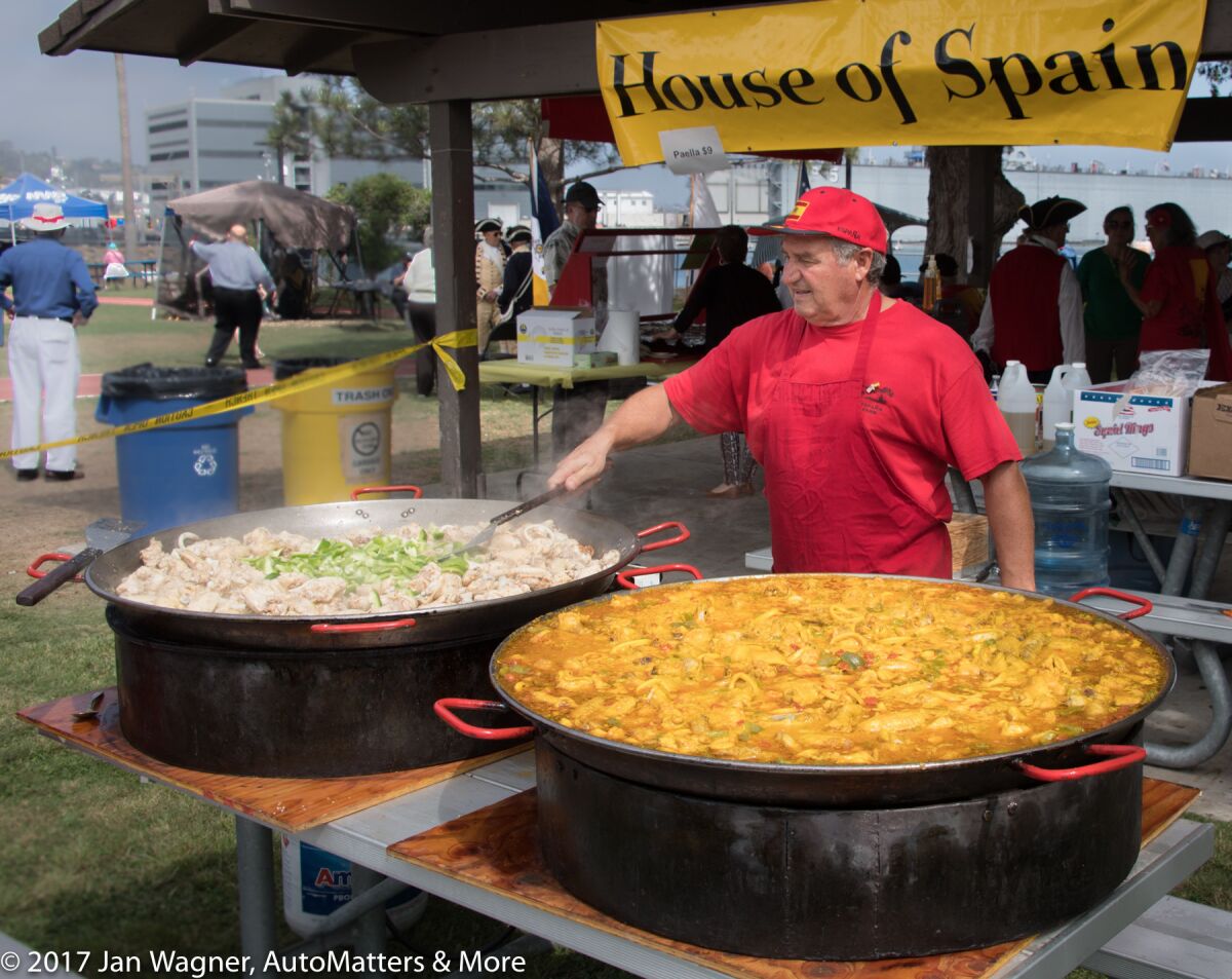 Paella being cooked by Jesús Benayas, President of the House of Spain (Jan Wagner / )