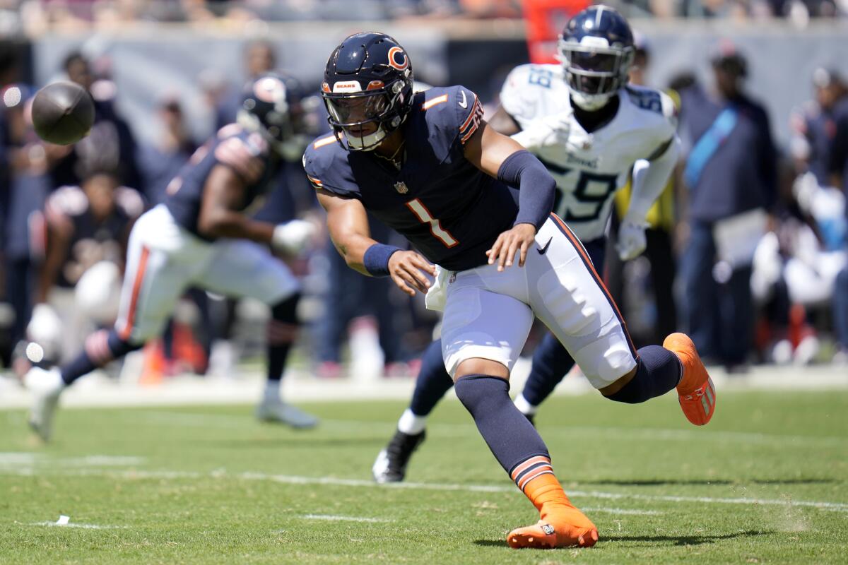 Fields throws TD passes to Moore and Herbert as the Bears beat the Titans  23-17 - The San Diego Union-Tribune