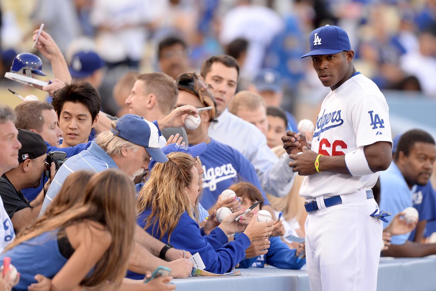 Dodgers' Puig on bench for Game 4 against Cardinals