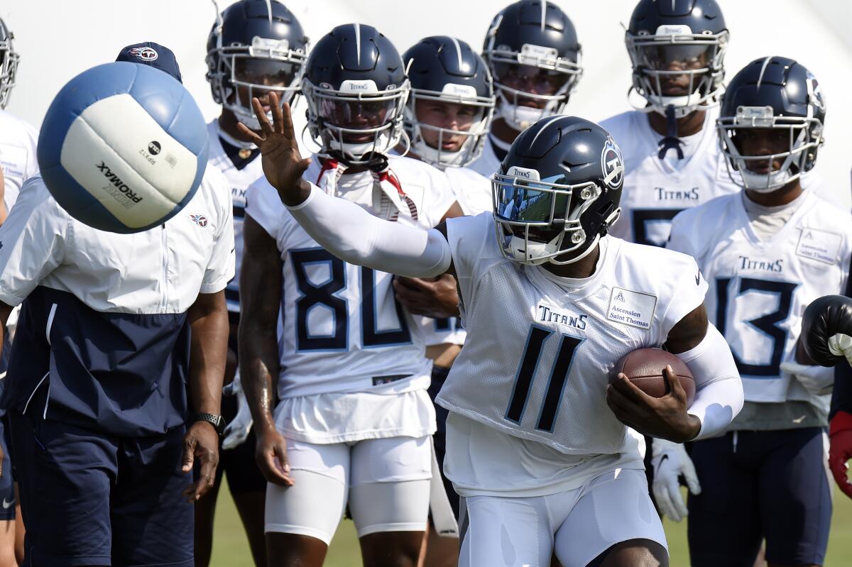 Julio Jones hits the practice field with the Tennessee Titans, WJHL