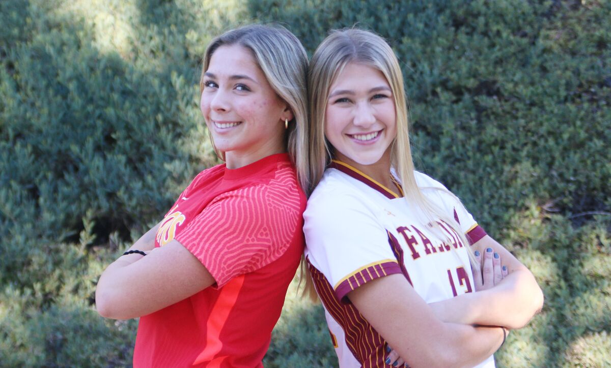 (L-R) Claire Curran and Ellie Davidson