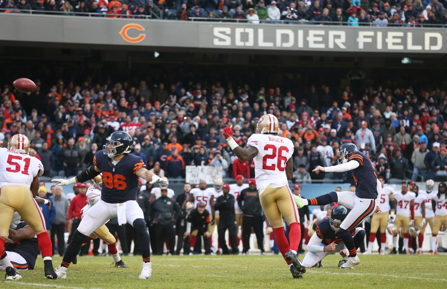 Robbie Gould kicks and misses a 36-yard field goal attempt at the end of regulation against the 49ers.