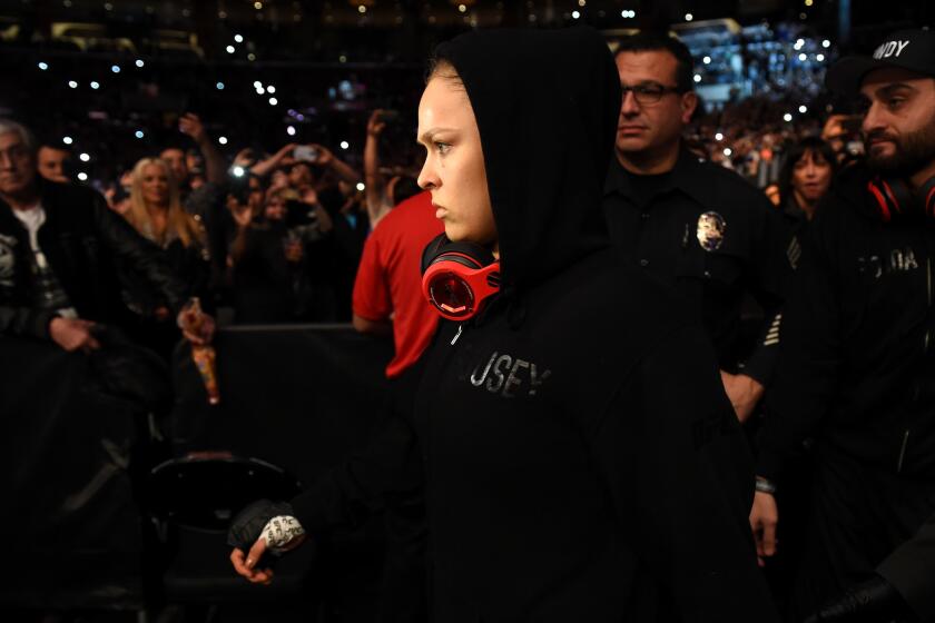 Could Ronda Rousey defeat Floyd Mayweather Jr.?