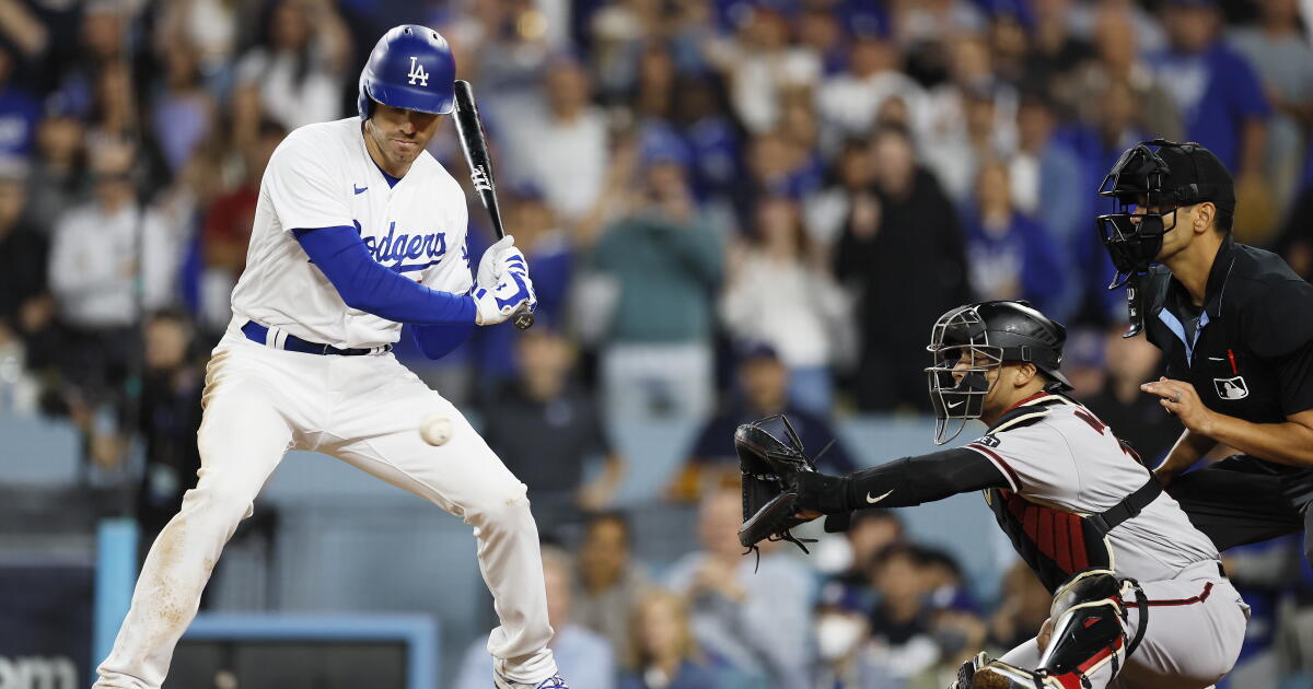 Dodgers waste chances in NLDS Game 2 loss to the Diamondbacks Dodgers waste chances in NLDS Game 2 loss to the Diamondbacks