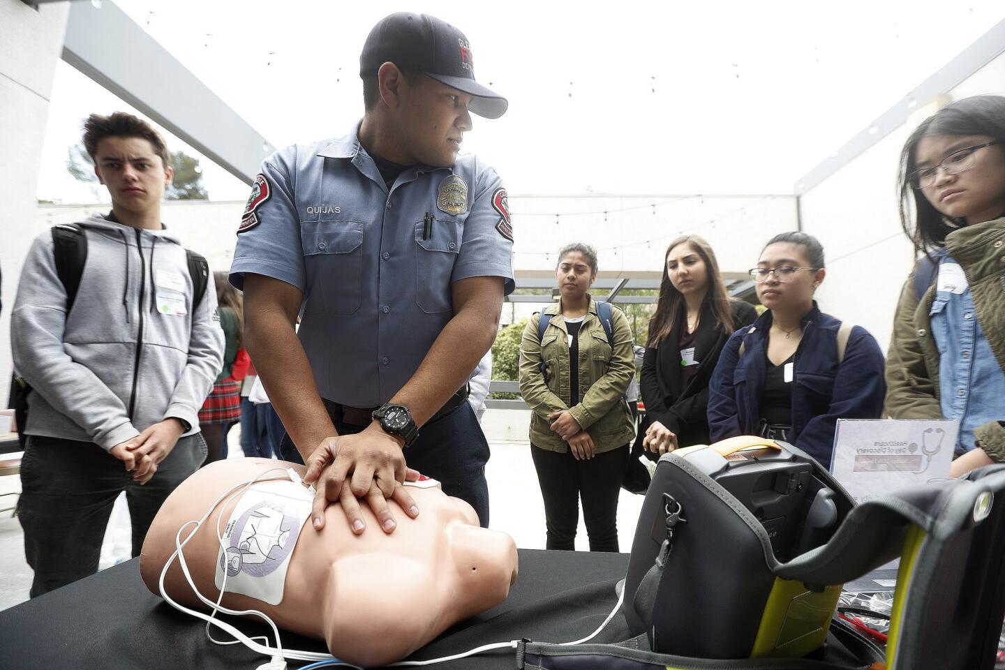 Photo Gallery: USC Verdugo Hills Hospital's Day of Discovery job shadow opportunity for local high school students