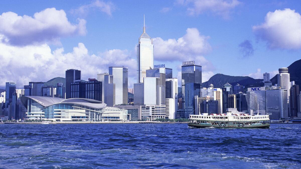 Victoria Harbor can be on your agenda with Hong Kong trip.