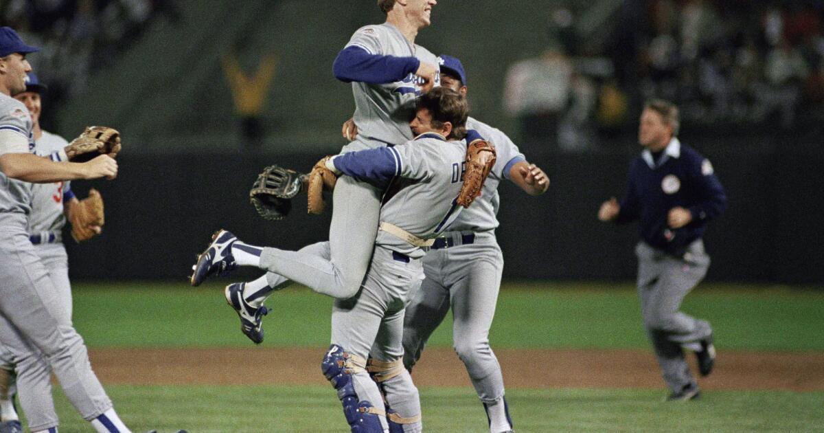 Orel Hershiser ceremony: Dodgers RHP, broadcaster officially a