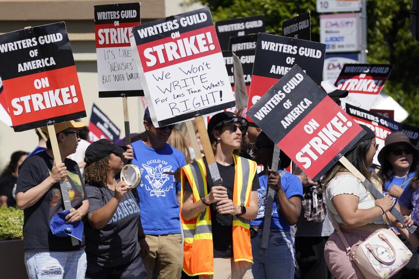 Thousands of UC healthcare and research employees go on strike - Los ...