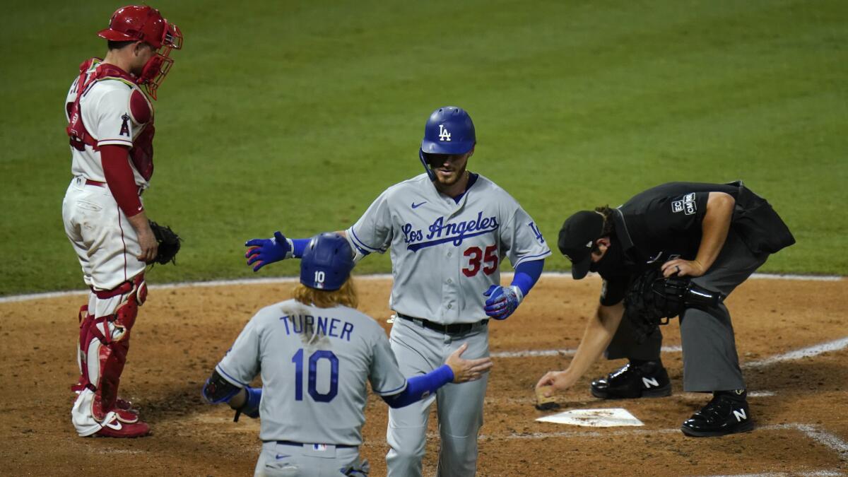Cody Bellinger joins in on 'crazy day' for home run leaders - Los Angeles  Times