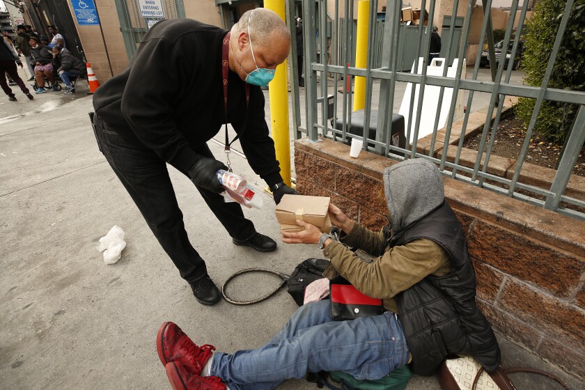 520895_LA-FO-SKIDROW-FEEDING-HOMELESS_19_ALS.jpg