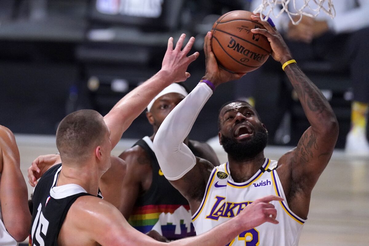 Los Lakers presentan queja a la NBA por las pocas veces en que LeBron James  va a la línea de tiro libre - Los Angeles Times