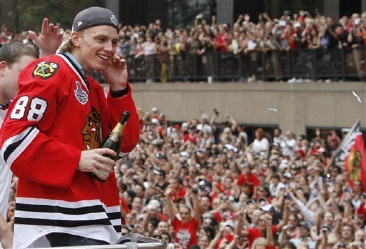 Pens' Stanley Cup parade draws throngs of fans
