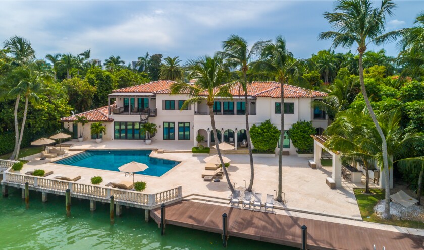 Dwyane Wade S Miami Beach Mansion Seeks 32 5 Million Los