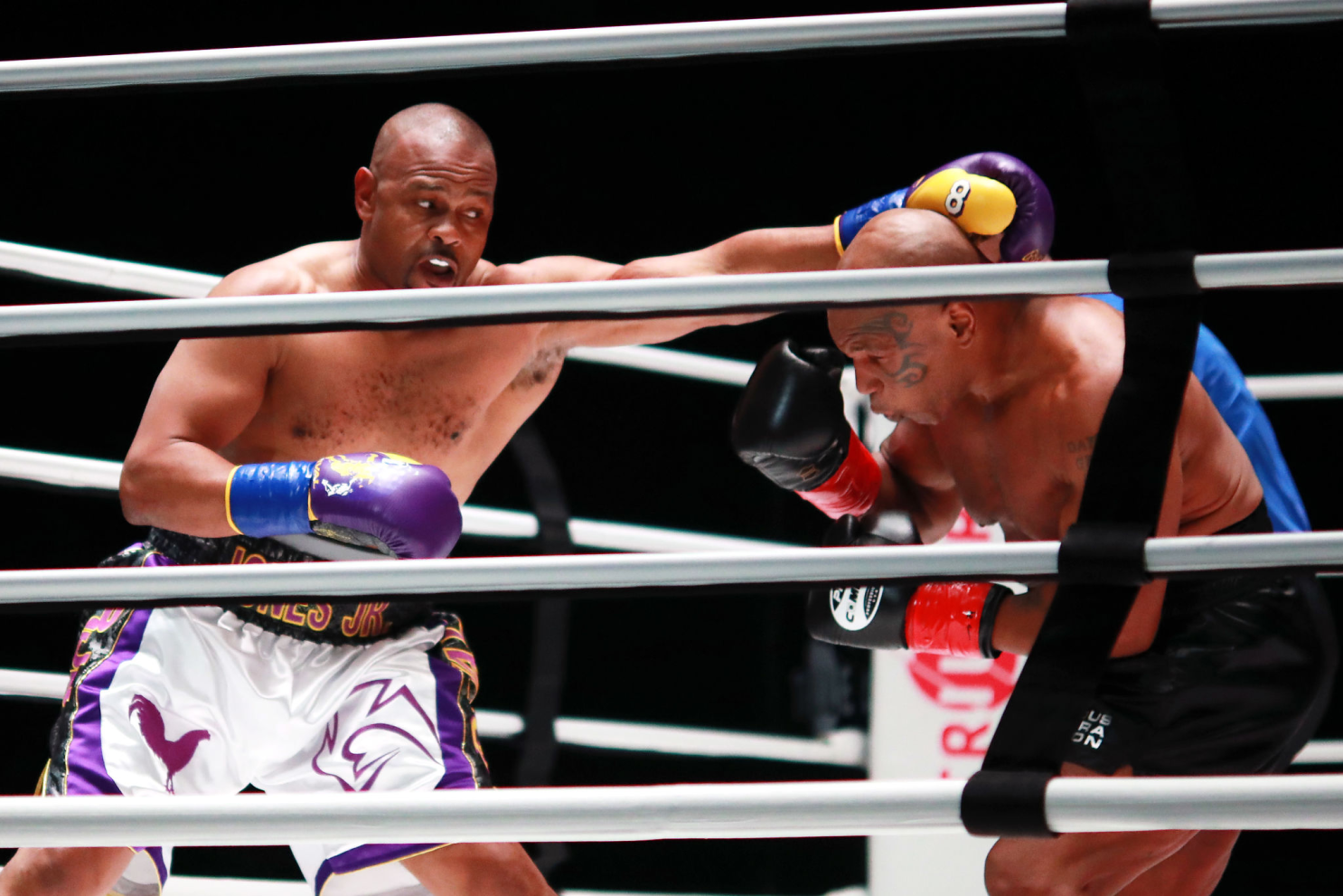 Mike Tyson vs. Roy Jones: Fight ends in draw after 8 rounds ...