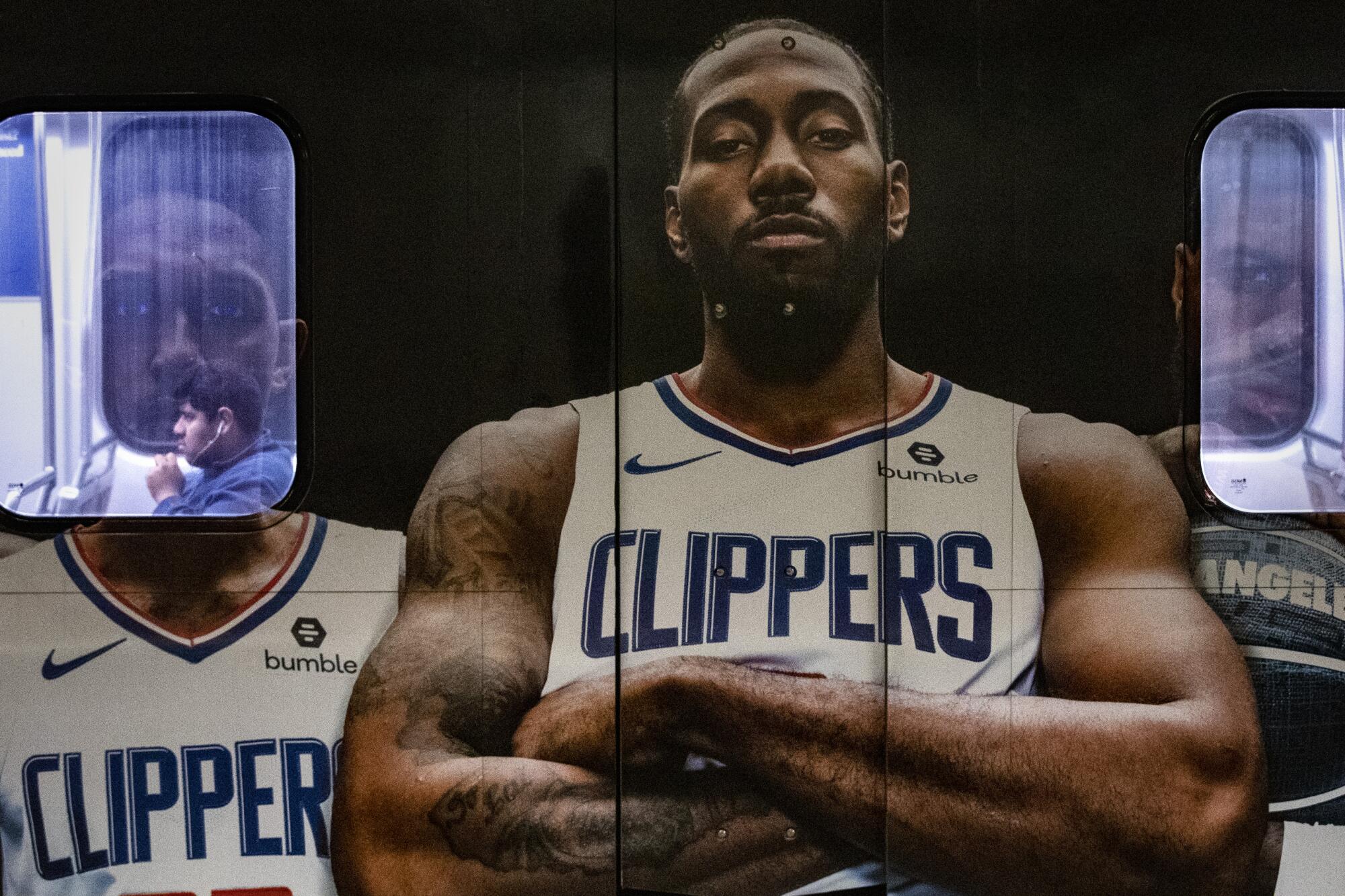 Blue Line train wrapped with Los Angeles Clipper