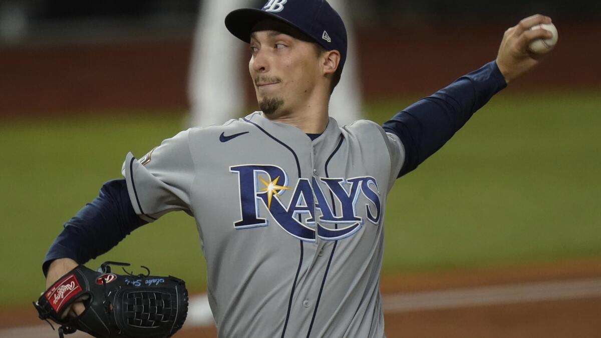 Here's the viral Tyler Glasnow photo that has Rays pitcher ready