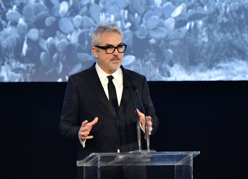 Alfonso Cuarón habla en el escenario durante el evento LACMA Art + Film Gala.