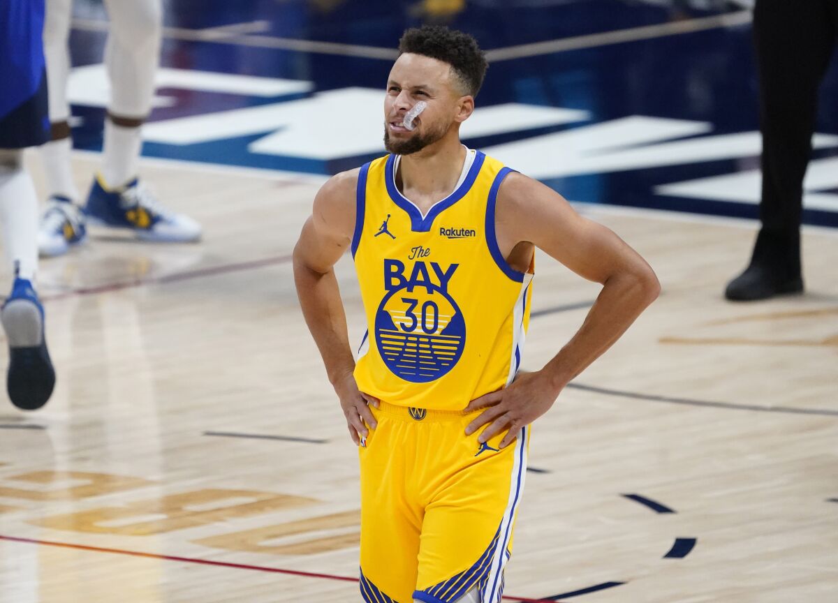 Golden State Warriors guard Stephen Curry (30) in the second half of a game late Thursday, Jan. 14, 2021, in Denver
