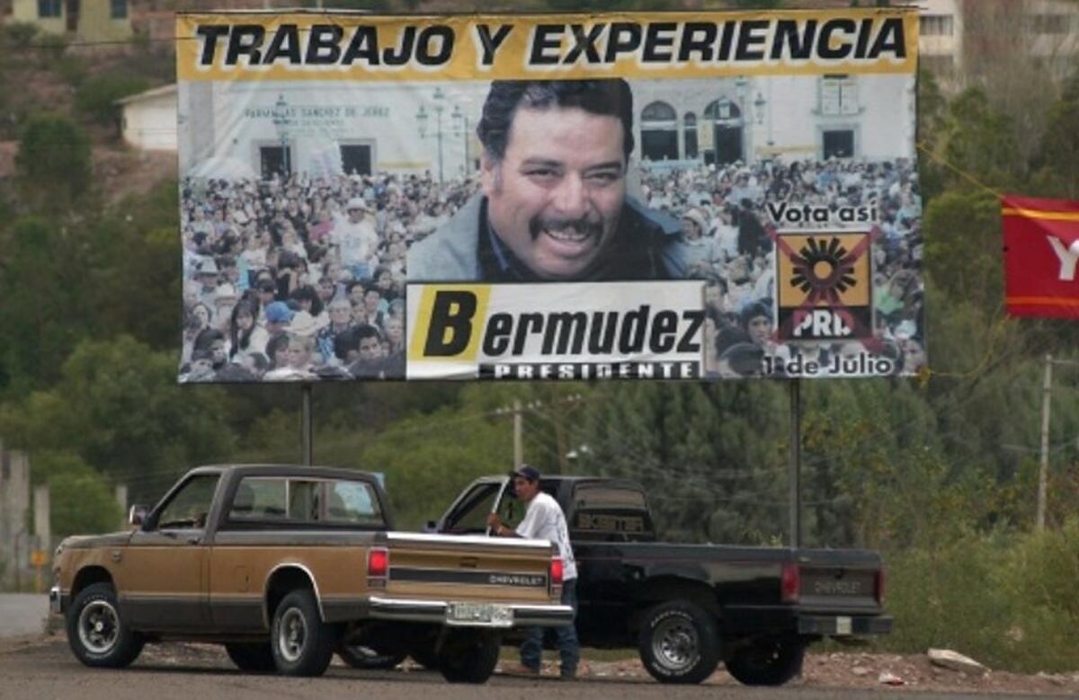 Esta es la campaña que impulsó Andrés Bermúdez, conocido como ‘El Rey del Tomate’, para convertirse en el alcalde de Jerez, Zacatecas, en 2001. Algo que logró en 2004 y luego, en 2006, se convirtió en el primer diputado federal migrante.