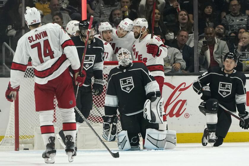NHL: L.A. Kings' scoring woes return in OT loss to Coyotes - Los Angeles  Times