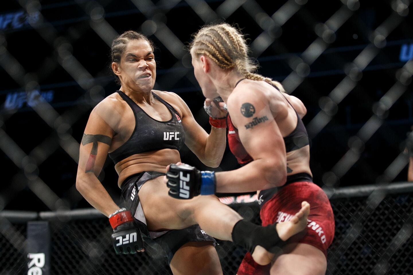 EDMONTON, AB - SEPTEMBER 09: Amanda Nunes, left, fights Valentina Shevchenko during UFC 215 at Rogers Place on September 9, 2017 in Edmonton, Canada. (Photo by Codie McLachlan/Getty Images) ** OUTS - ELSENT, FPG, CM - OUTS * NM, PH, VA if sourced by CT, LA or MoD **