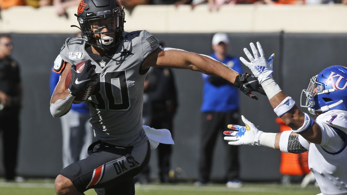 Amid Protests College Football Players Speak Out On Racism Los