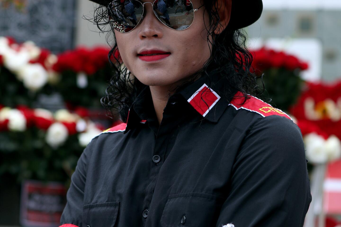 Michael Jackson faithful hold colorful memorial despite latest