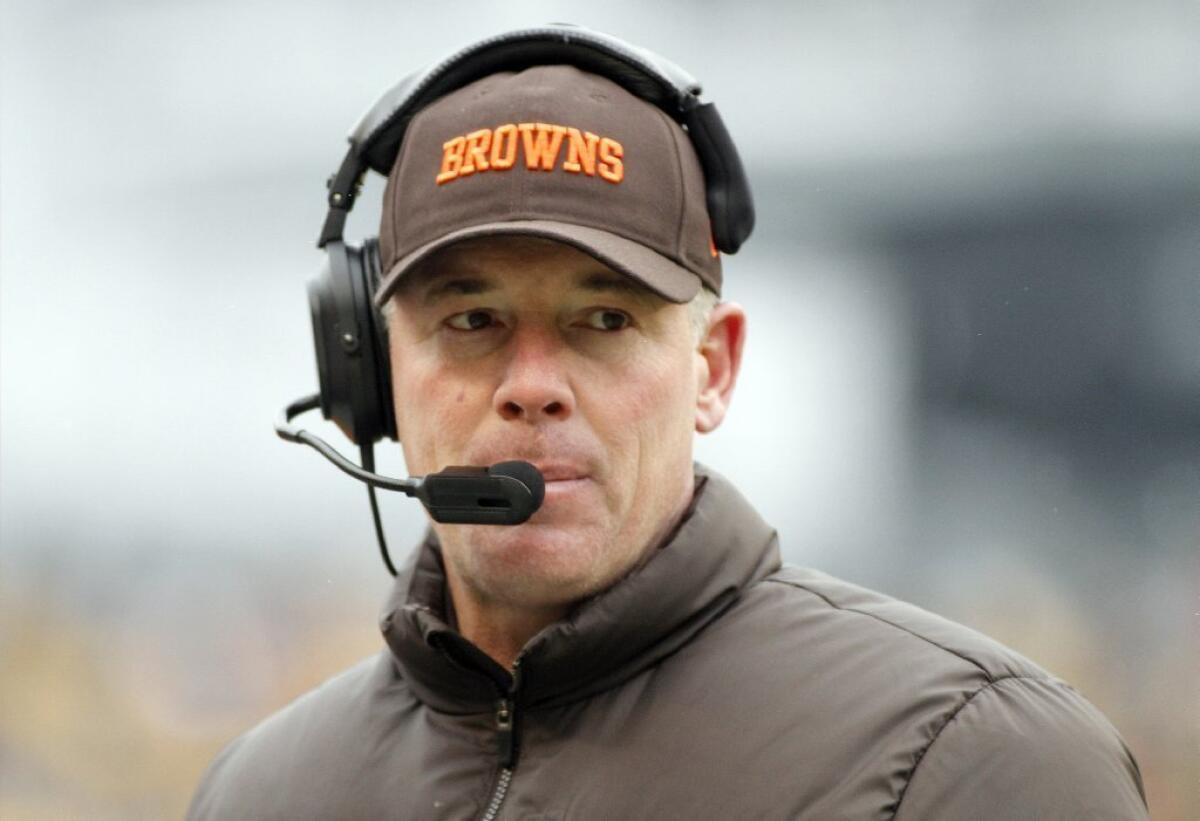 Pat Shurmur is no longer the coach of the Cleveland Browns.