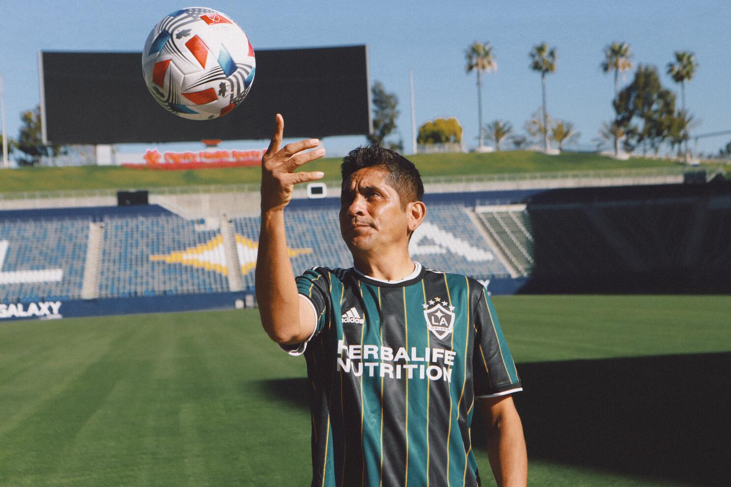 LA Galaxy presenta la nueva playera 'Community Kit