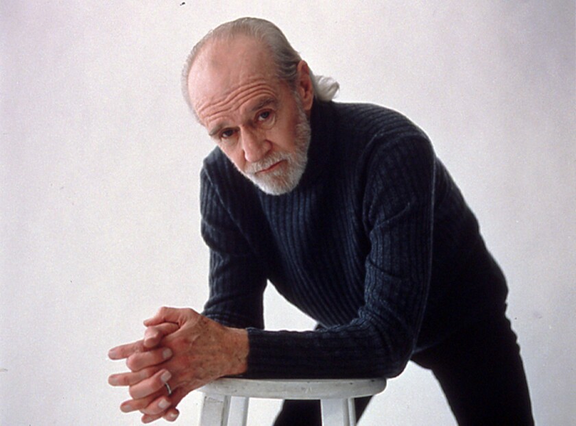 En esta fotografía sin fecha el comediante George Carlin astro del documental de HBO "George Carlin's 
