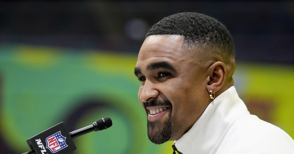 Eagles 'Jalen Hurts genellikle inceleme altında ama kazanmaya devam ediyor
